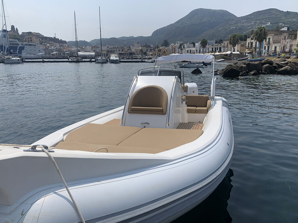 Lipari boat experience. Noleggio barche e gommoni